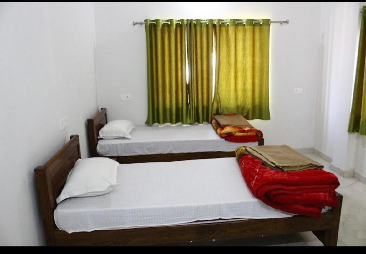 Harsh & Yash Guest House Bodh Gaya Exterior photo